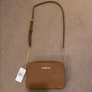 Michael Kors Jet Set Travel Crossbody bag. NEW.
